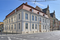 ARH - Strassen- und Hofansichten mit neuem Fluchtturm